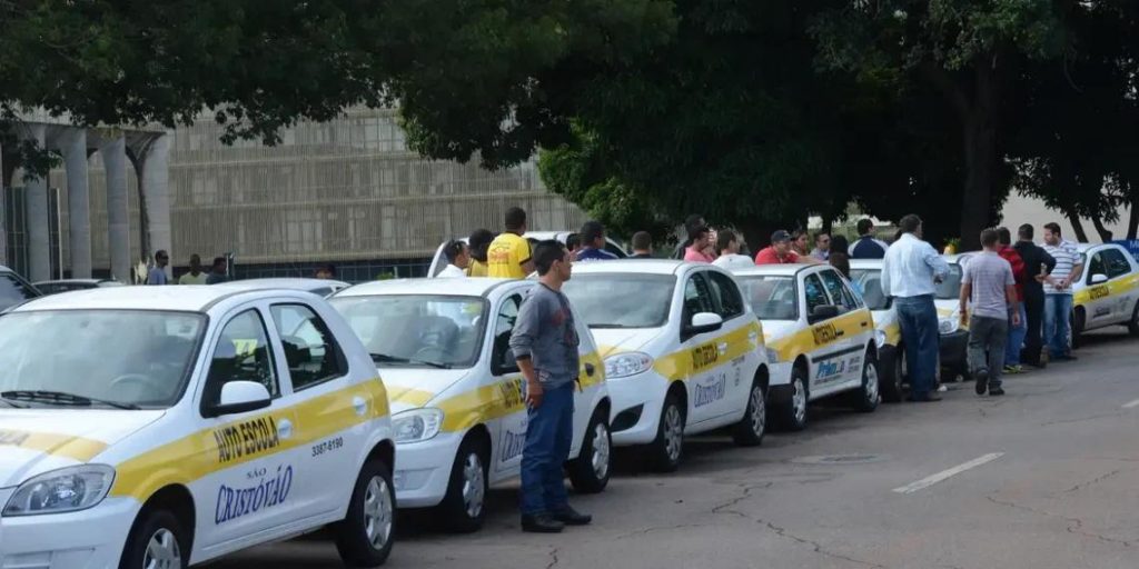 Prova prática da CNH muda em 2026: baliza deixa de ser etapa isolada e avaliação passa a somar pontos