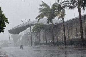 Cimehgo alerta para possibilidade de tempestades de chuva acompanhada de raios, granizo e rajadas de vento acima de 60 km/h em Goiás. (Foto: Reprodução/Portal 6)