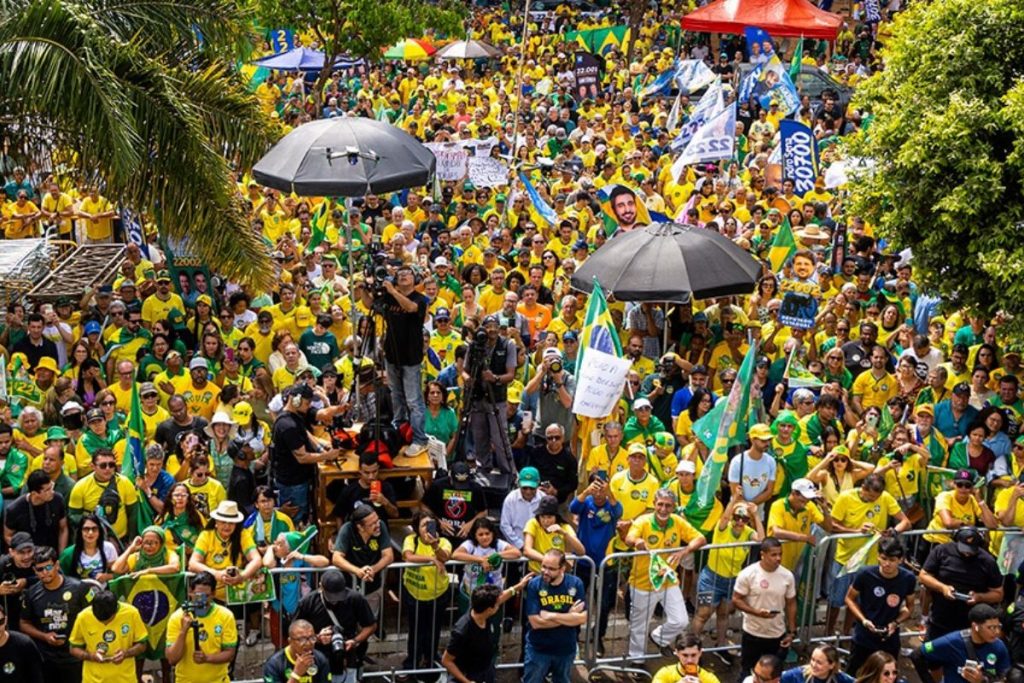 Manifestantes em Goiânia ocuparam ruas durante o feriado de 07 de setembro