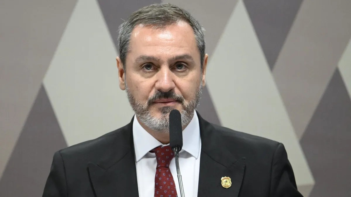 Diretores da PF colocam cargos à disposição em apoio a chefe da PF afastado por Mendonça