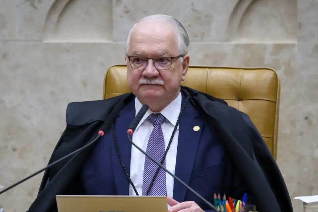 Fachin suspende decisões de Mendonça e Dino sobre diretor da PF