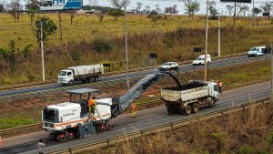 Trabalhos de restauração da GO-020 estão concentrados na pista no sentido Bela Vista-Goiânia. (Foto: Fred Augusto/Goinfra)