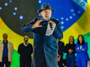 Lula diz sobre Master que 'quem fez putaria vai ser desmascarado'