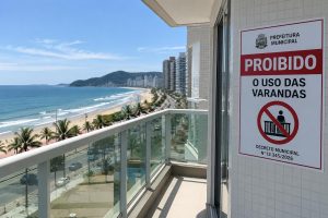 moradores proibidos de usar varandas