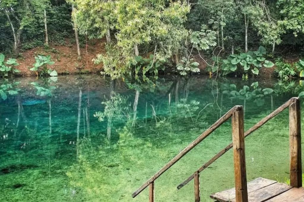 Conheça o refúgio em Goiás com águas cristalinas e paisagens de cinema