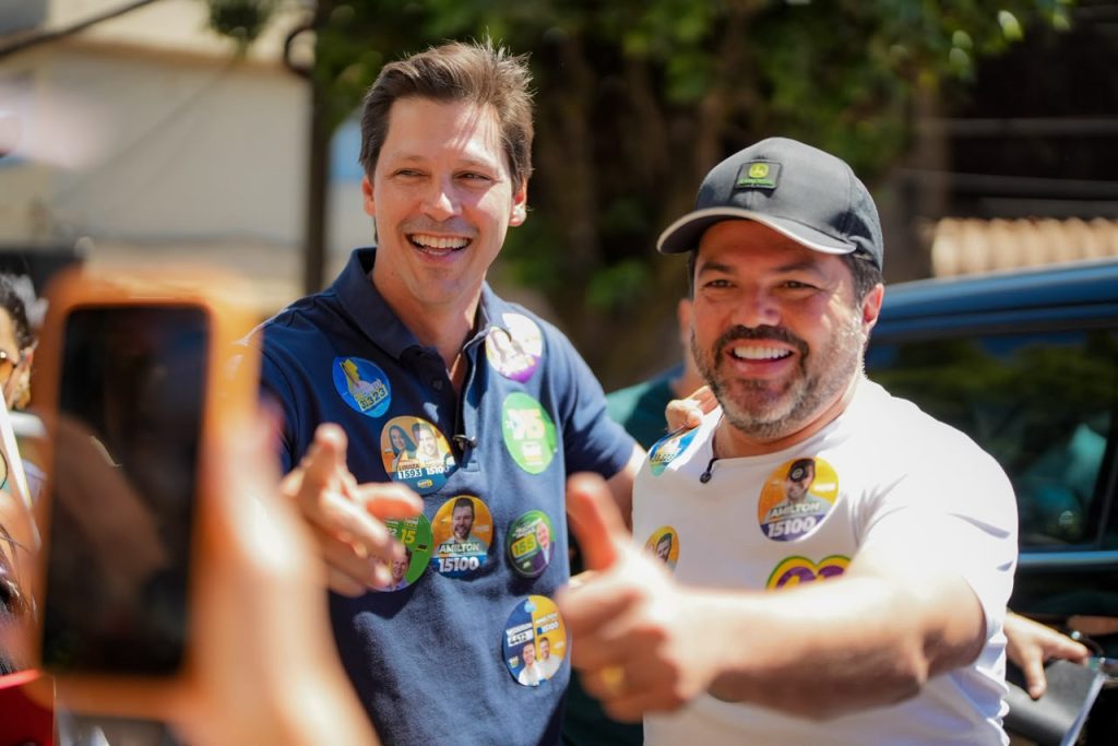 Márcio Corrêa e Amilton Filho reúnem mais de mil veículos em carreata com Daniel Vilela em Anápolis