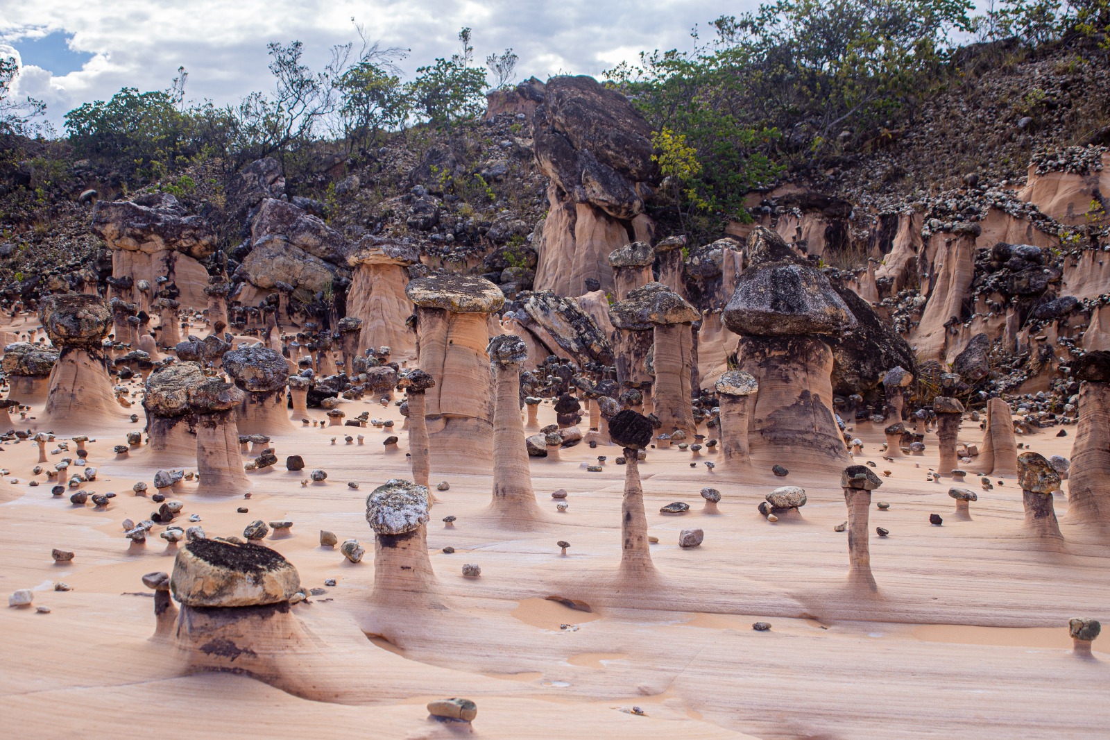 Paisagem rara de Goiás, Chaminés de Fada devem receber primeiros turistas até o fim do mês