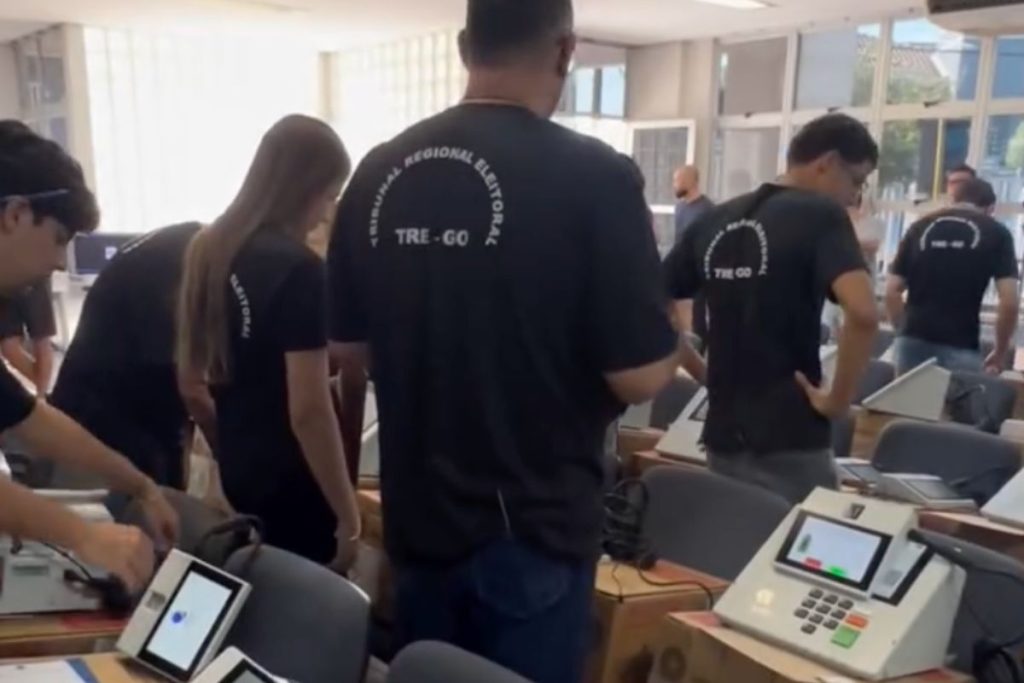 Justiça Eleitoral inicia preparação e lacre das urnas eletrônicas em Anápolis e região