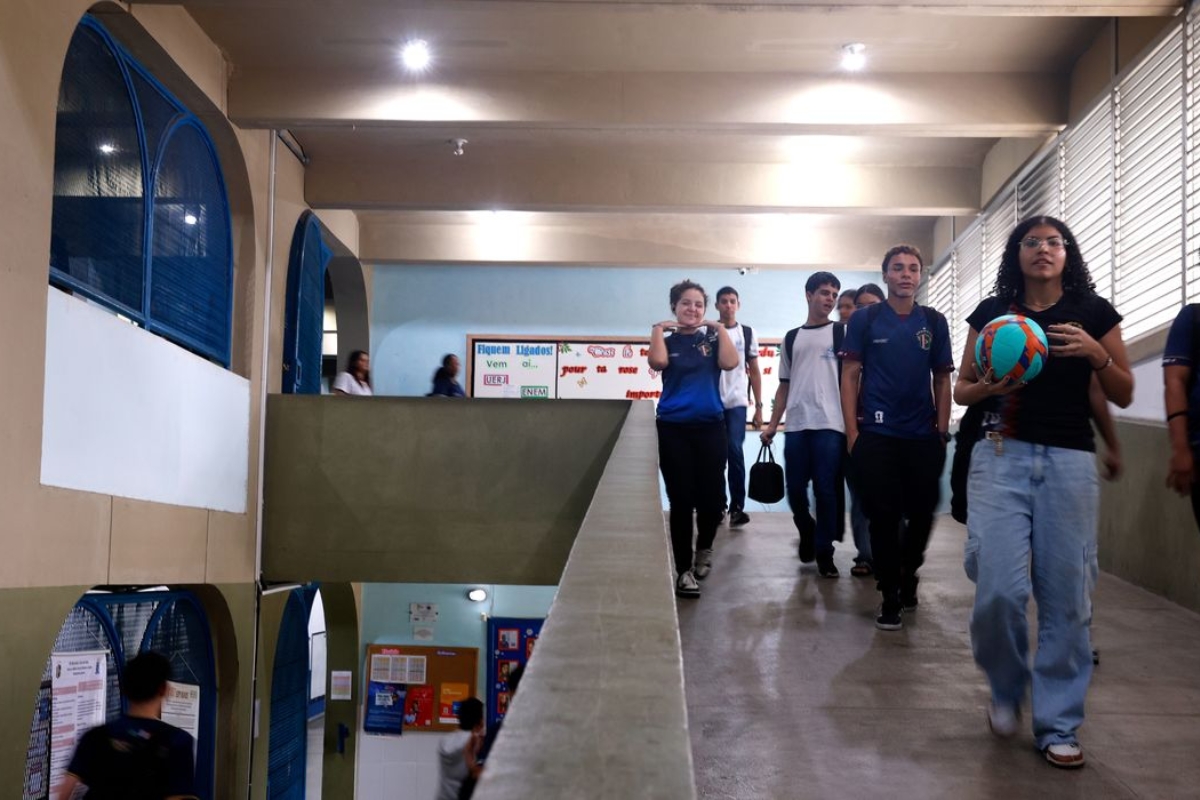 Pé-de-Meia começa a pagar sexta parcela a estudantes nesta segunda