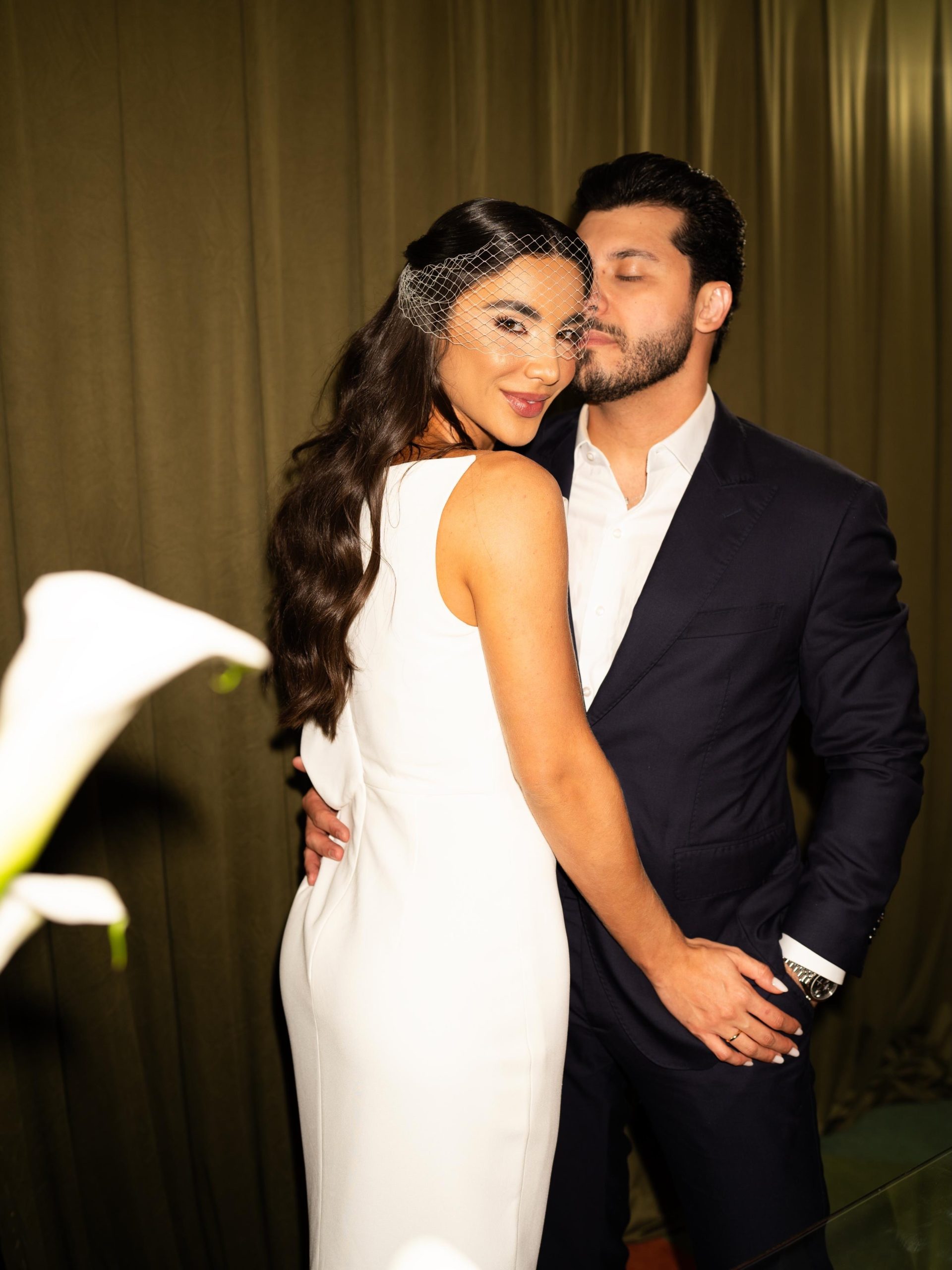 Murilo Huff e Gabriela Versiani reuniram familiares e amigos em Goiânia para oficializar o noivado em uma noite especial. (Foto: Reprodução/Redes sociais)