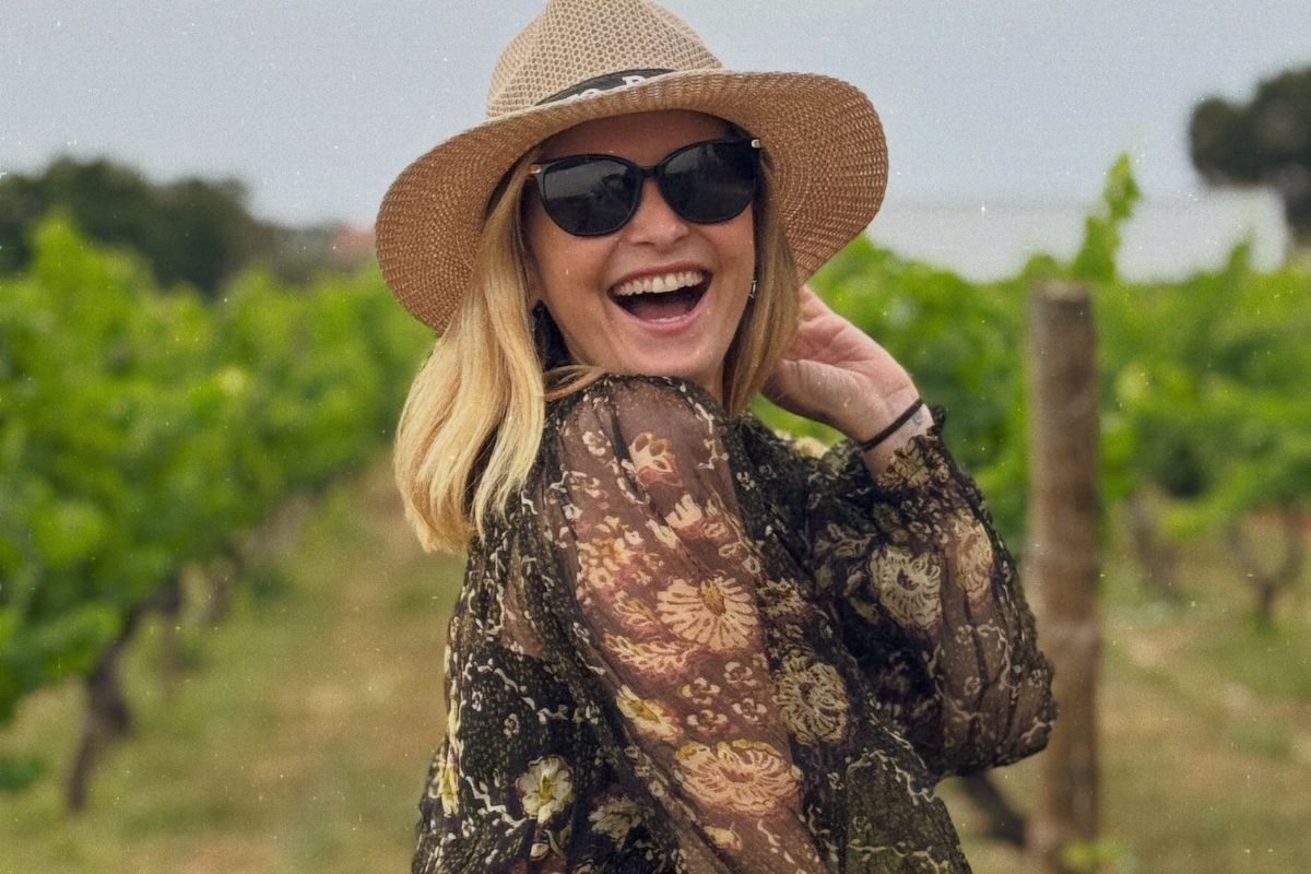 Aos 46 anos, Fernanda Rodrigues transforma fazenda abandonada de 180 hectares em refúgio, planta 120 mil árvores, recupera nascentes e cultiva 40 hectares de café orgânico