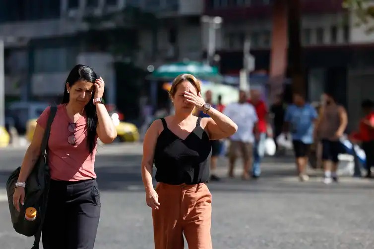 Estudo prevê até 13,3 mil mortes no Brasil com calor do Super El Niño