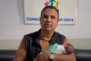 Irmãos recém-nascidos vão para acolhimento após entrega voluntária da mãe em Goiânia