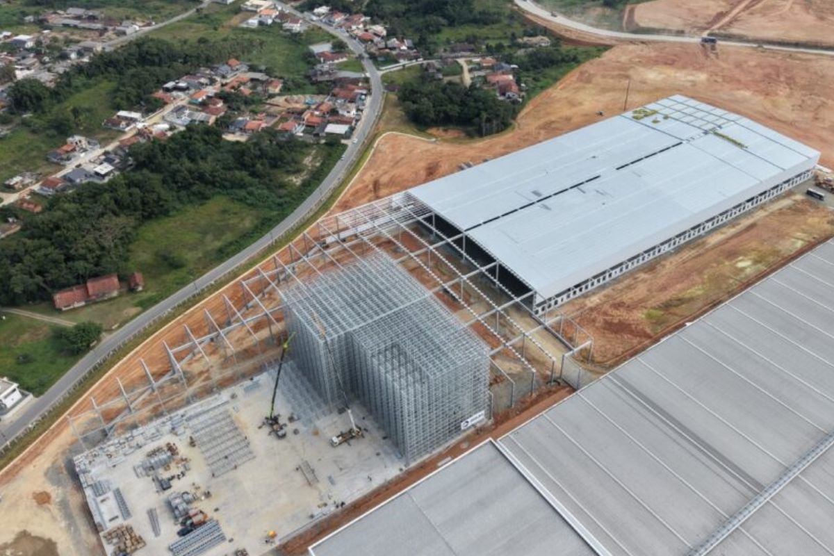 construção loja Havan