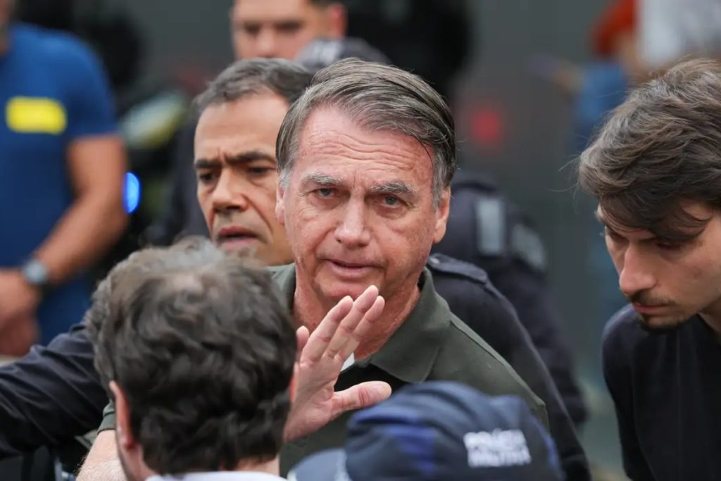 Trama golpista: defesa de Bolsonaro desiste de suspensão da pena