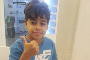 Menino que enfrenta doença renal desde bebê recebe transplante inédito em Goiás: “Melhor notícia do mundo”, diz mãe