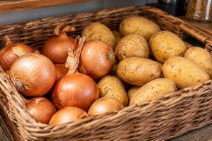 cebola e batata separadas