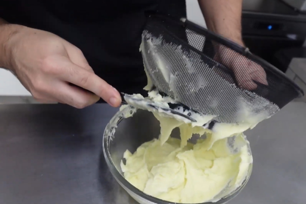 Luan Nerez, professor de culinária: “para chegar à textura ideal do purê de batata, use manteiga e leite no preparo. A combinação deixa o purê mais cremoso, liso e sem ficar aguado”