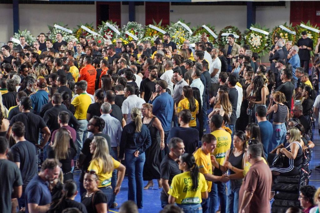 Entre homenagens e saudade, multidão se despede de Amilton Filho no Ginásio Internacional Newton de Faria