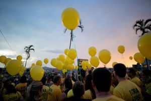 Amigos e familiares prestam última homenagem a Amilton Filho