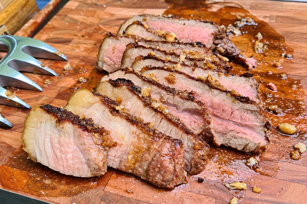 Churrasqueiro / carne / suculência