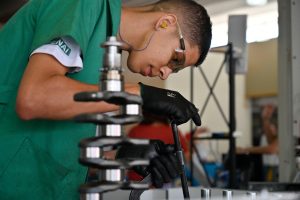 Senai abriu cursos para jovens se profissionalizarem para o trabalho na indústria.