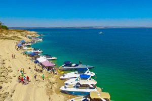 As praias mais próximas de Goiânia para quem quer pegar o carro e aproveitar o feriadão e as férias