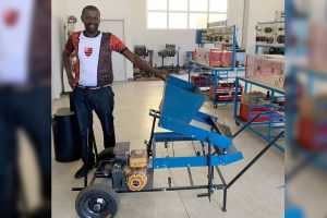 máquina capaz de limpar até 420 kg de café por hora