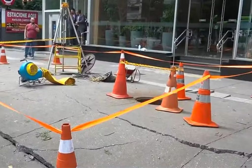 Três pessoas ficam feridas após explosão de bueiro na avenida Paulista