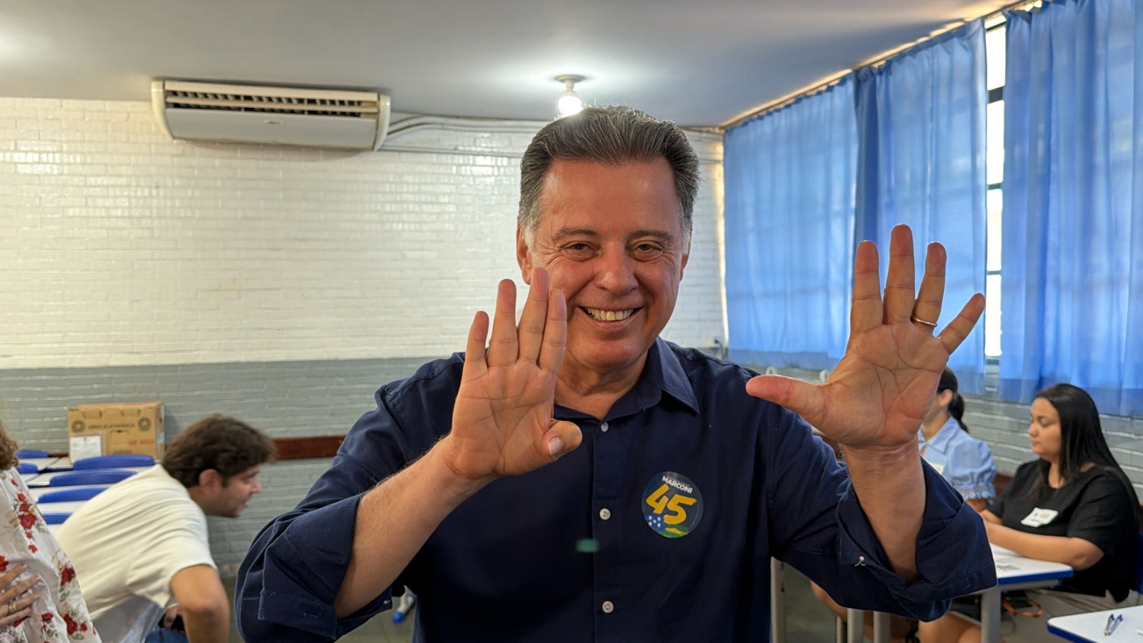“Estou seguro de ir para o segundo turno”, diz Marconi Perillo após votar em Palmeiras de Goiás