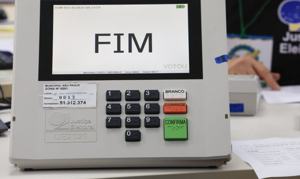 Horário de votação é encerrado no país; quem estiver na fila ainda pode votar