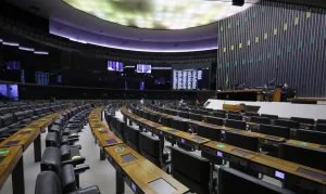 Conheça os 17 deputados federais eleitos por Goiás