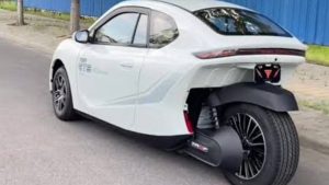 Triciclo elétrico