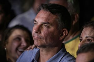 Flávio Bolsonaro vem a Goiânia receber apoio de Caiado, Daniel Vilela e prefeitos aliados