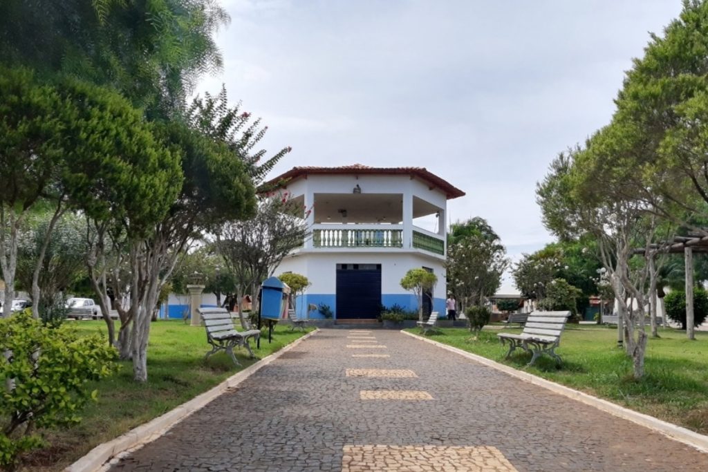 A cidade goiana onde o salário médio chega a R$ 5,8 mil e supera Goiânia em remuneração e tranquilidade
