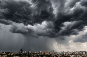 Ciclone mantém Goiás em alerta para temporais até o feriadão