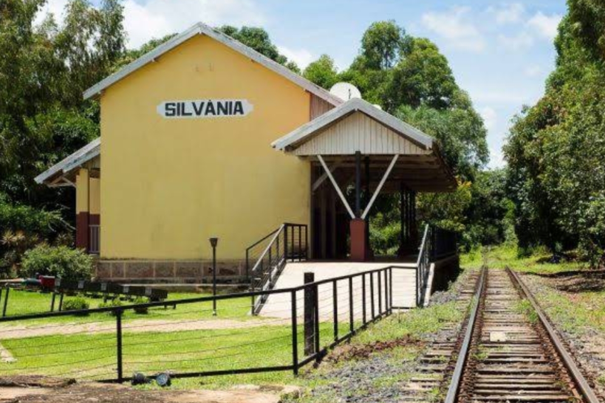 Silvânia (GO).