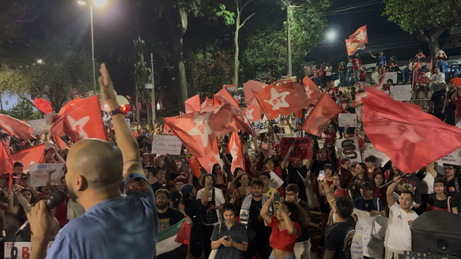 “Viu que a pessoa tá em dúvida, converse”: pede Professor Marcos para virar votos a Lula em Anápolis