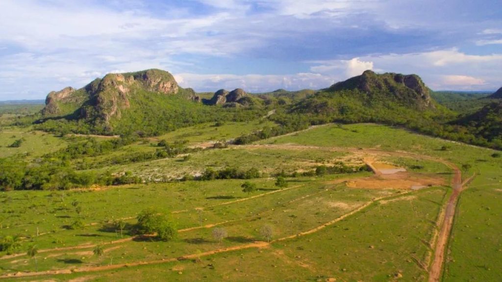 cratera gigante em Goiás