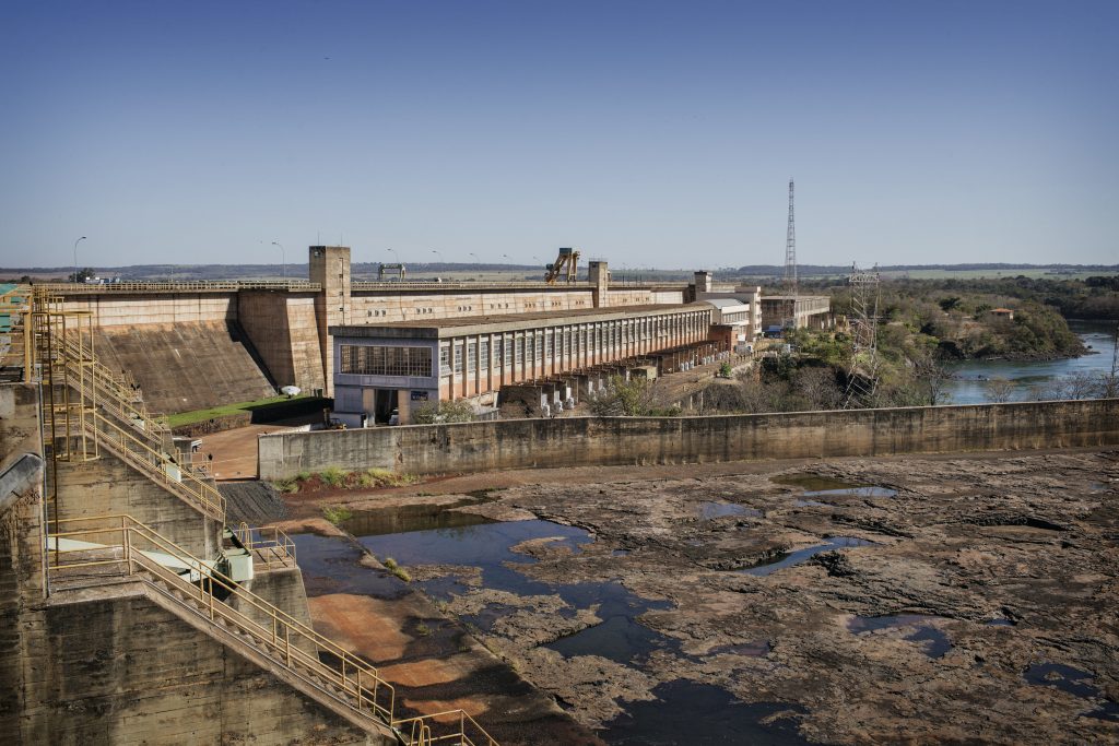 Usina Hidrelétrica de Cachoeira Dourada foi construída no Rio Paranaíba na década de 1950. (Foto: Divulgação/Enel)
