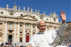 Cirurgia do papa Leão 14 foi um sucesso, diz Vaticano