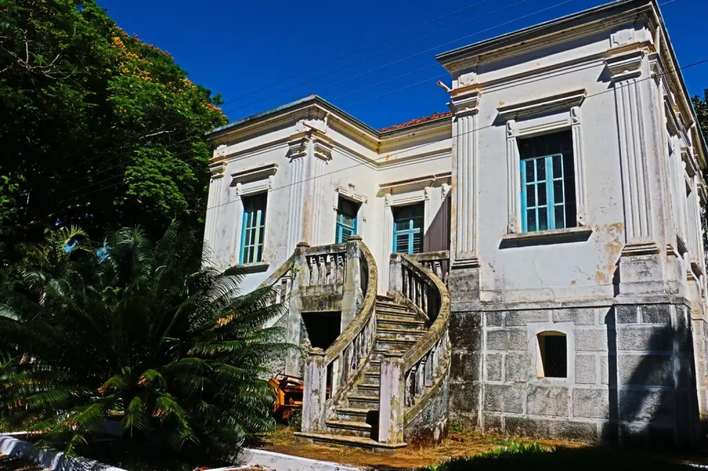 castelo abandonado em Goiás