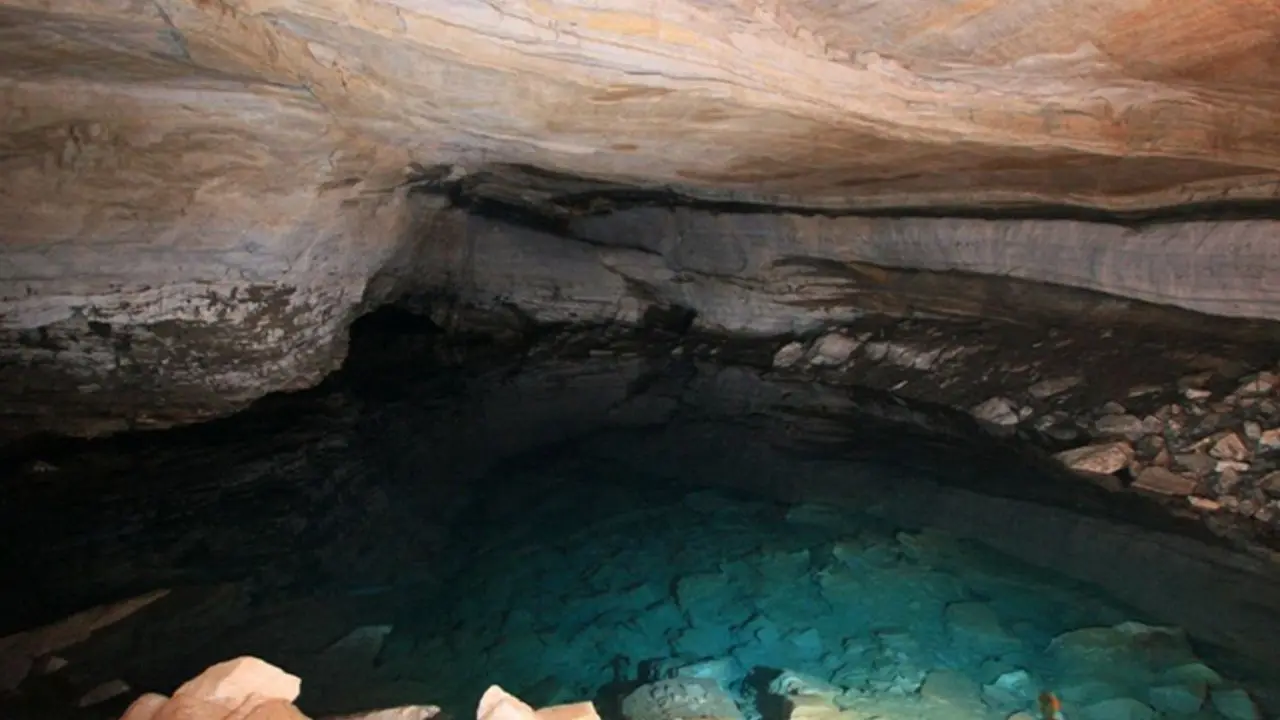 Lago subterrâneo em Cocalzinho de Goiás
