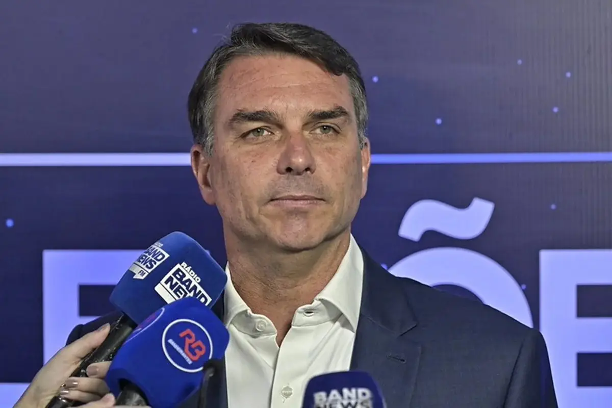 Debate na Band: Flávio Bolsonaro promete leis mais duras e retomada de territórios do crime