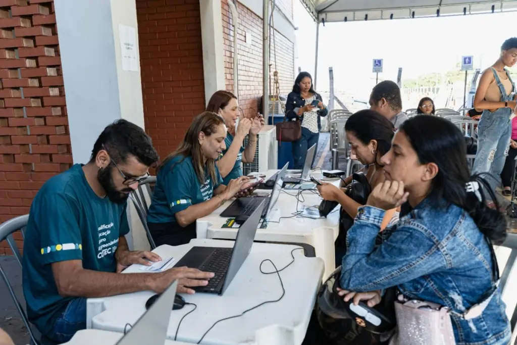 Feirão de empregos do Governo de Goiás