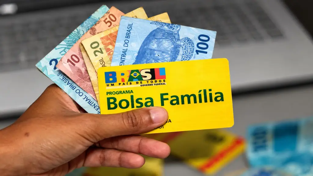 Governo federal antecipou os pagamentos do Bolsa Família de outubro e anunciou reajuste de 15,04% nos benefícios. (Foto: Reprodução/Agência Brasil)