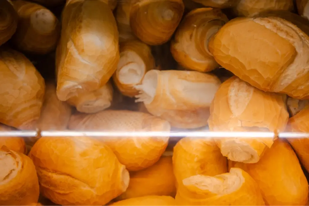 Preço do pão francês varia em 149% entre panificadoras em Anápolis