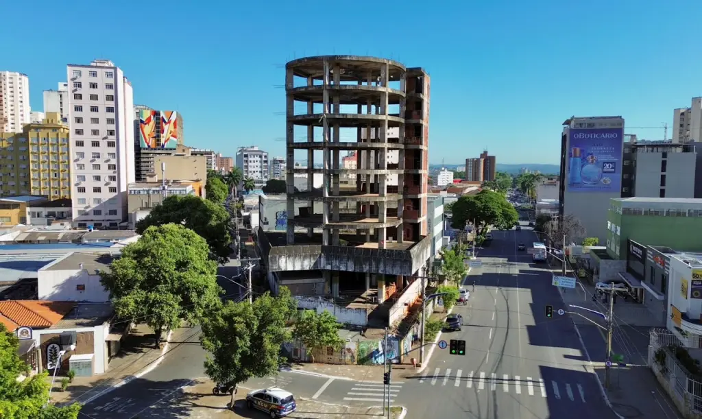 Redondo da Araguaia: Mabel anuncia destino do prédio abandonado há 30 anos no Centro de Goiânia após entendimento com proprietários