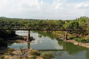 Ponte de 125 metros em Goiás foi construída com peças vindas da Bélgica e dos Estados Unidos