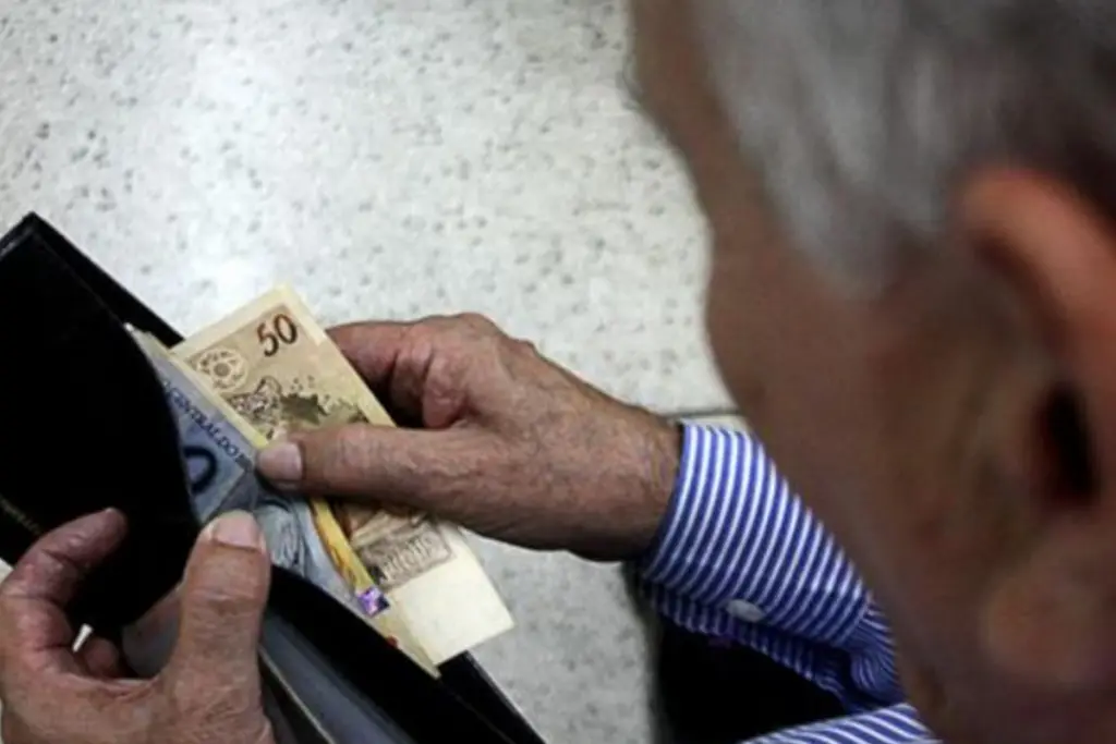 Aposentados podem solicitar adicional de 25% no valor da aposentadoria; confira os requisitos